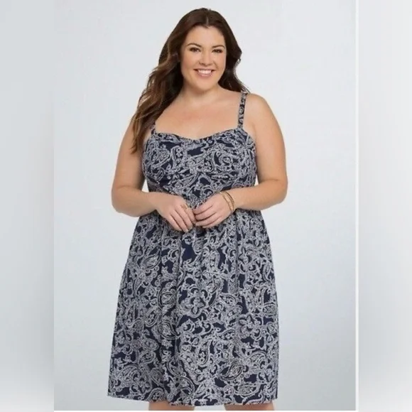 TORRID 10492107 Blue Paisley Challis Hi-Lo Skater Dress
Size 1 - Picture 1 of 8